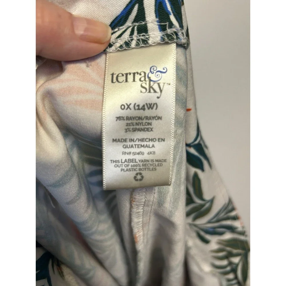 Terra & Sky Tropical Palm Leaf Bermuda Shorts 0X 14W Stretch Summer White